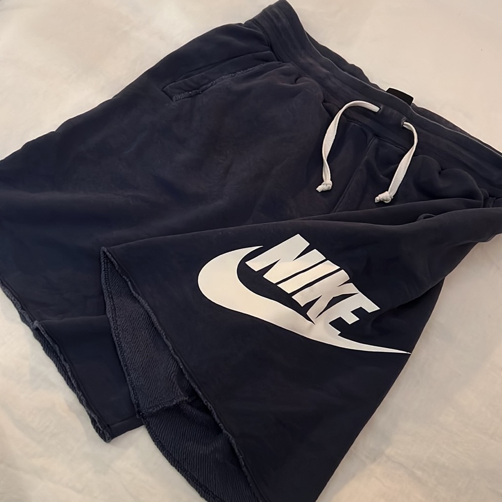 Nike Sportswear Essentials French Terry Shorts